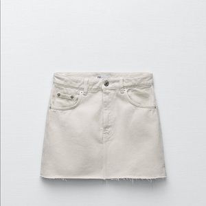 Zara denim skirt. Color: ecru. Brand new with tags